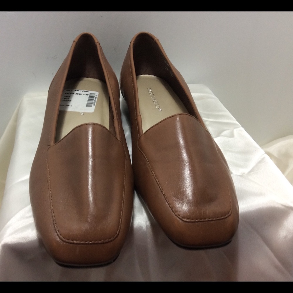 Worthington Size 7 W Leather Flats